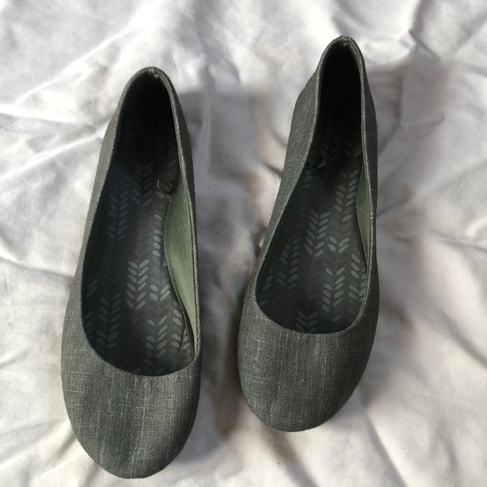 Time and Tru Green Flats